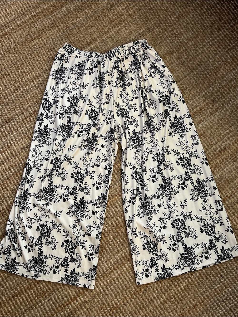 Cider Black & Cream Floral Wide-Leg Pants